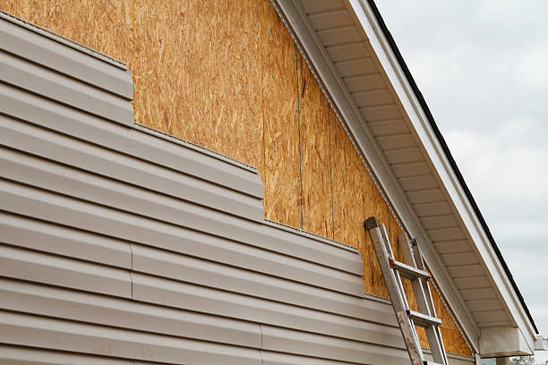 Professional Siding Repair technician working in New Buffalo, PA